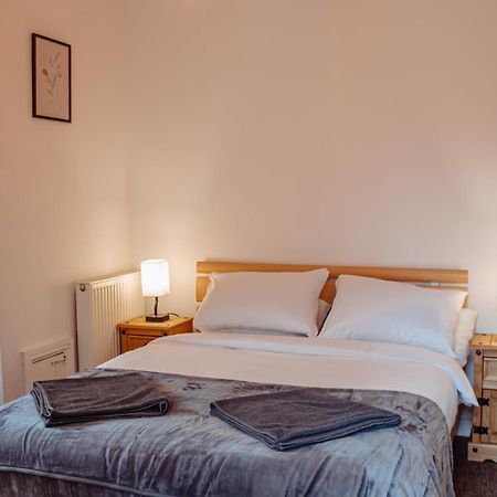 Ferienwohnung Spacious Flat With Free Parking Harrogate Exterior foto