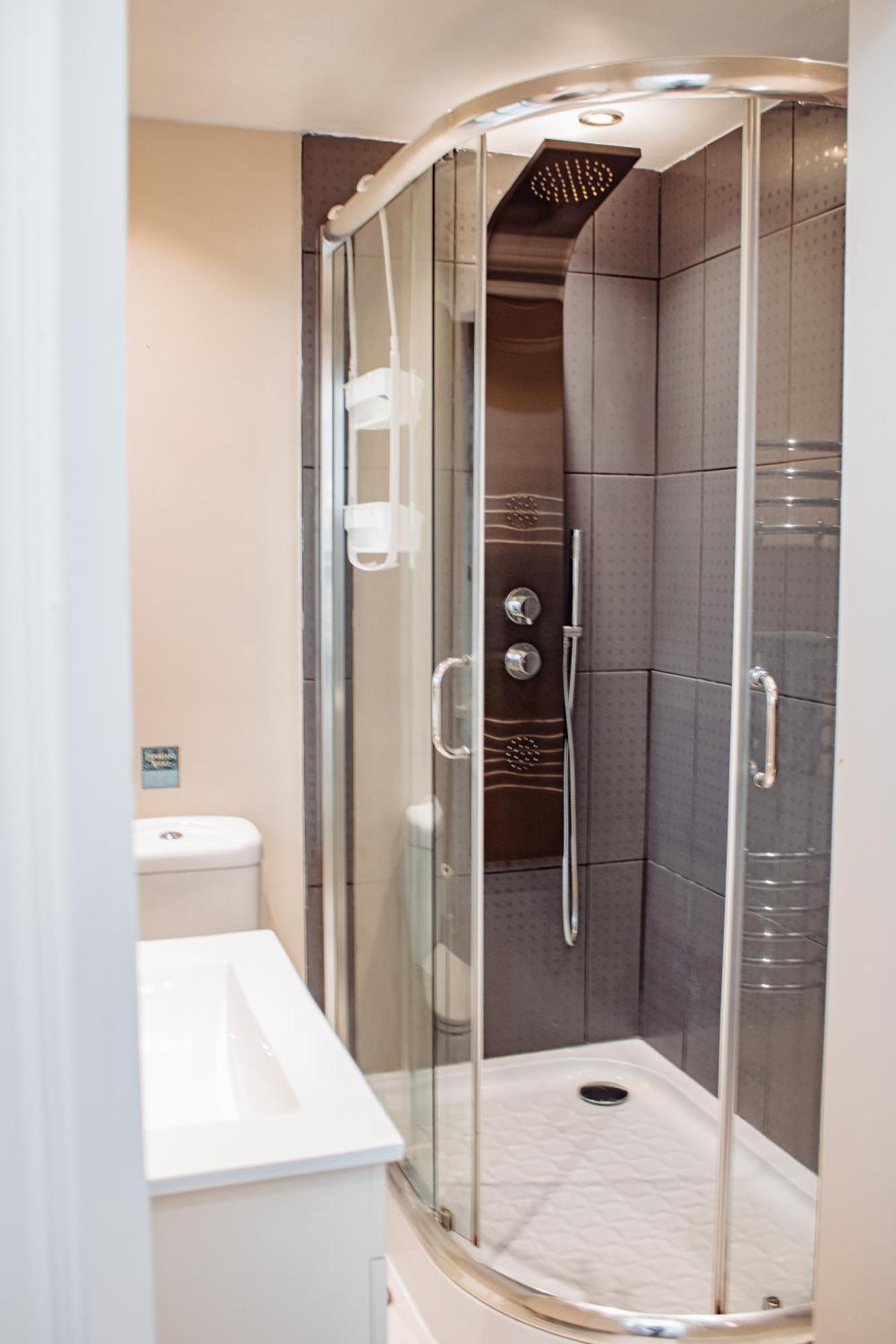 Ferienwohnung Spacious Flat With Free Parking Harrogate Exterior foto